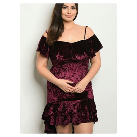 PLUS SIZE VELVET OFF SHOULDER RUFFLE DRESS! - Picture 2 of 8